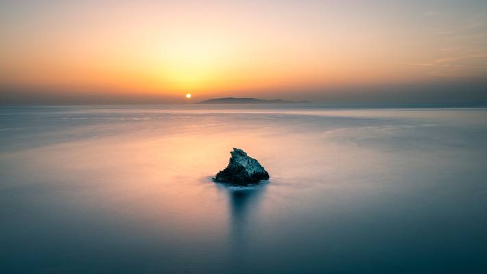 Sunrise on the rock - Crete, Greece - Seascape photography