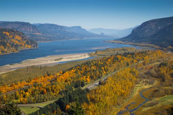 Columbia River Gorge, Oregon, in autumn.