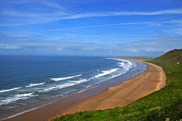 Surfers' paradise, Rhossili bay beach