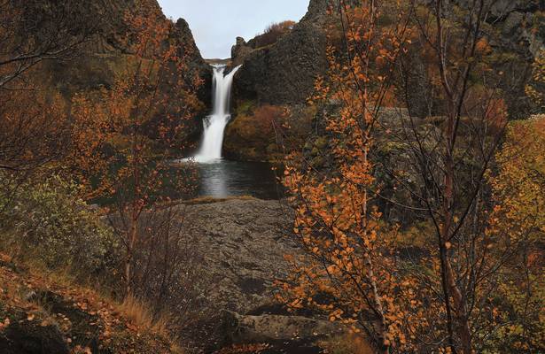 Gjáfoss waterfall in autumn time