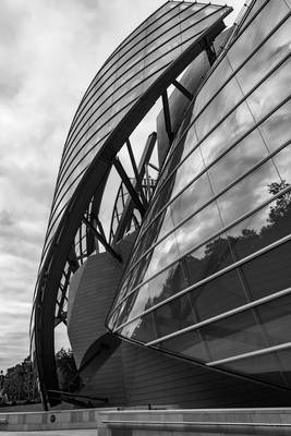 structure LV noir et blanc