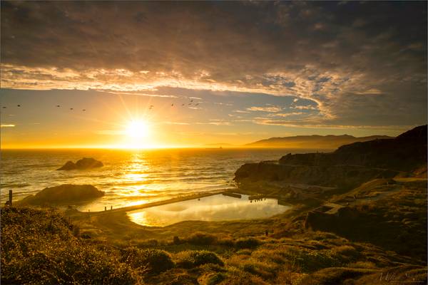 A Spacious Seascape under the Classical Sunset